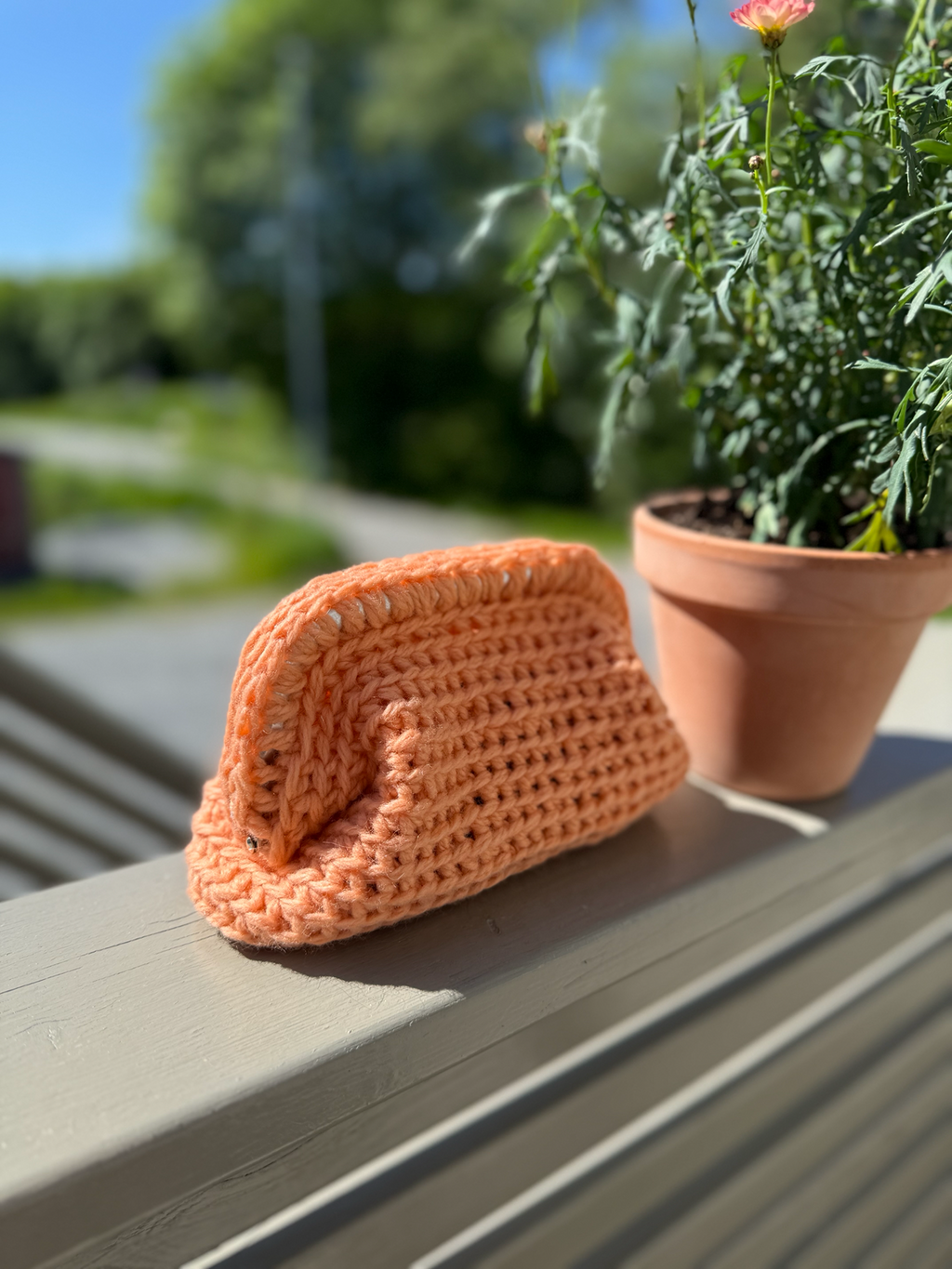 Ferdigheklet florette clutch